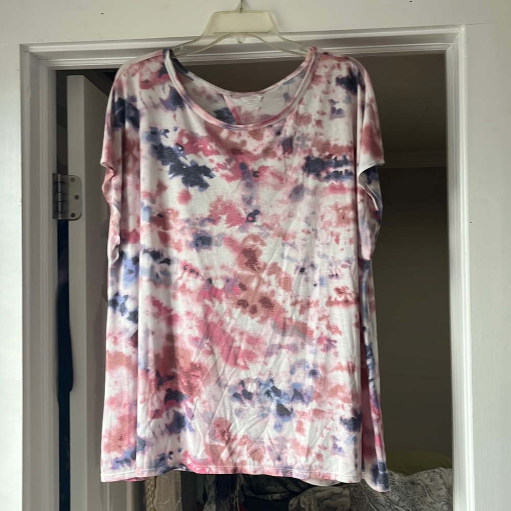 Old Navy work out shirt